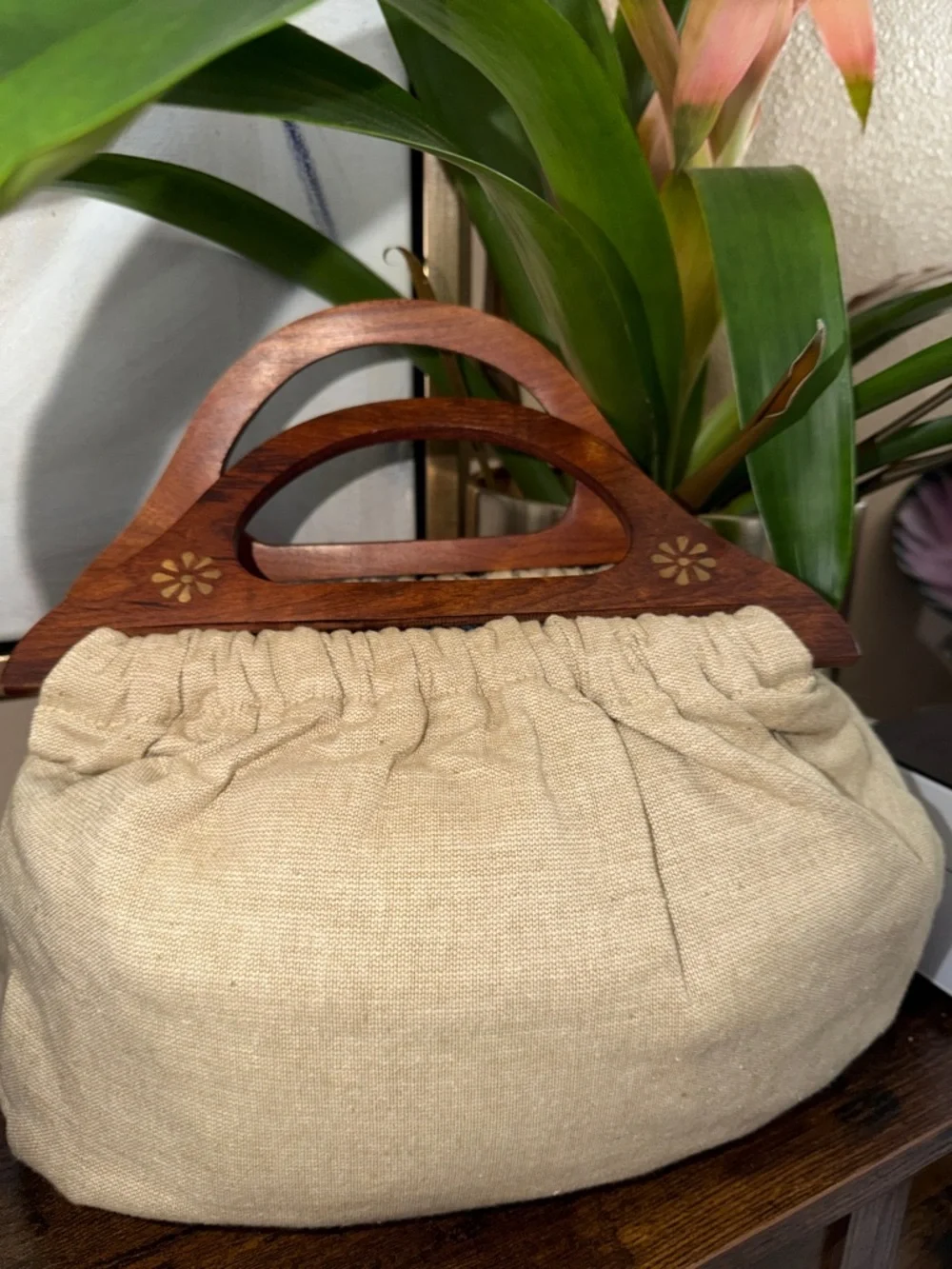 Beaded Beige Linen Clutch with Wooden Handles - Picture 4 of 5